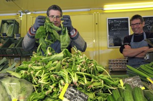 Marktstand mit Spargel