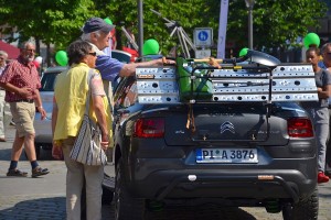 Das Foto zeigt ein Ausstellungsmodell mit Kofferraumträger für Gepäck bei der Tibarg Autoschau 2016 in Hamburg-Niendorf