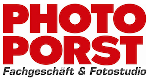 Das Bild zeigt das Logo des Fachgeschäfts und Fotostudios "Photo Porst" in großen roten Buchstaben.