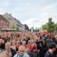 Klatschende Zuschauermenge vor der Bühne bei der NDR Sommertour