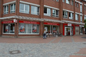 Frontansicht der Haspa-Filiale in Hamburg-Niendorf