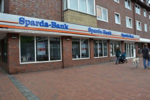 Die Sparda-Bank in der Frontansicht am Tibarg