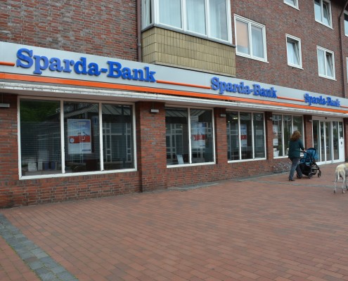 Die Sparda-Bank in der Frontansicht am Tibarg