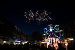 Prachtvolles Feuerwerk beim Tibargfest