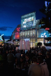 Gemütliches Beisammensein auf dem Bauernmarkt & Weinfest 2015 auf dem Tibarg