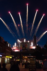 Das Foto zeigt ein Feuerwerk am Tibarg beim Tibargfest 2016