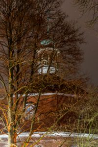 Kirche im Lichterglanz