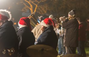 Die Bigband mit Nikolausmützen