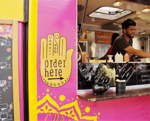 Ein Foto eines indischen Foodtrucks auf dem Tibarg Foodtruck Festivals 2016 in Hamburg-Niendorf