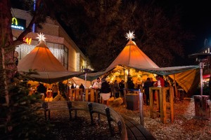 Zelte beim Weihnachtsmarkt 2014 auf dem Tibarg