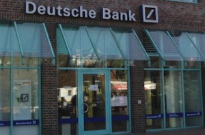 Außenansicht der Filiale der Deutschen Bank am Tibarg
