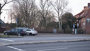 Das Foto zeigt einen Tibarg Parkplatz in Hamburg-Niendorf am Tibarg