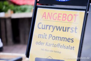 Currywurst Pommes ist der Verkaufshit