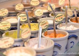 Feinkostsalate aus eigener Herstellung