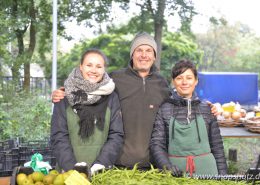 Freundliches Team vom Gemüsestand Putfarcken